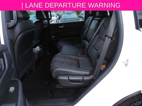 Certified 2025 Nissan Armada PRO-4X image 21