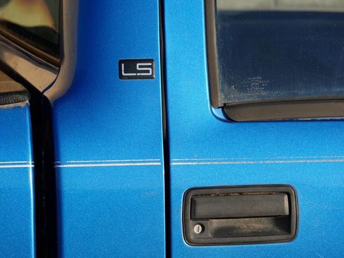 Used 2000 Chevrolet S10 Pickup LS w/ Preferred Equipment Group image 47