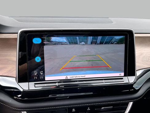 Used 2024 Volkswagen Atlas SE FWD image 24