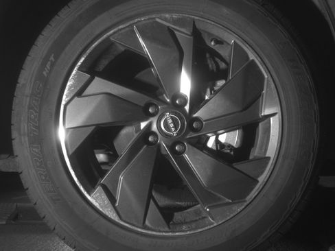 Used 2025 Nissan Rogue SV image 13