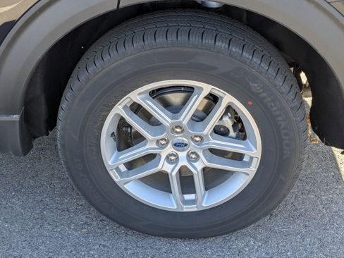 New 2025 Ford Explorer Active image 17