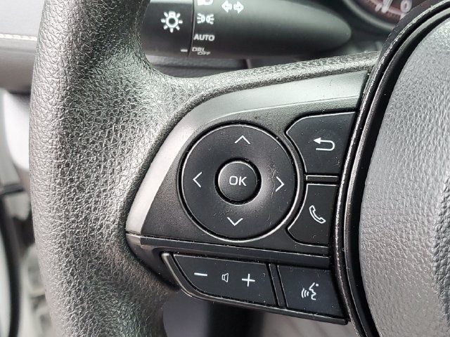 Used 2025 Toyota RAV4 XLE AWD/4WD image 12