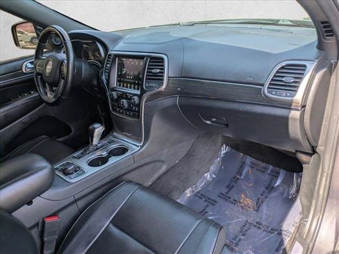 Used 2018 Jeep Grand Cherokee Overland AWD/4WD image 20