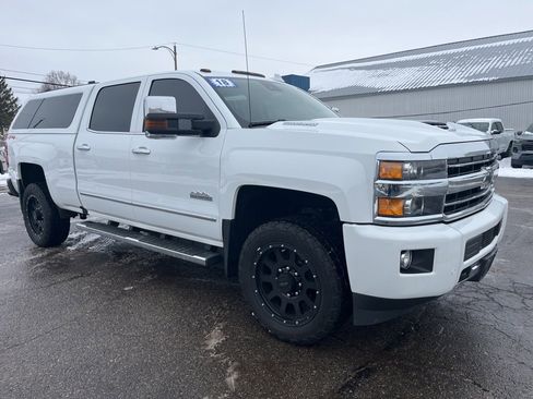 Used 2018 Chevrolet Silverado 2500 High Country w/ Duramax Plus Package image 7