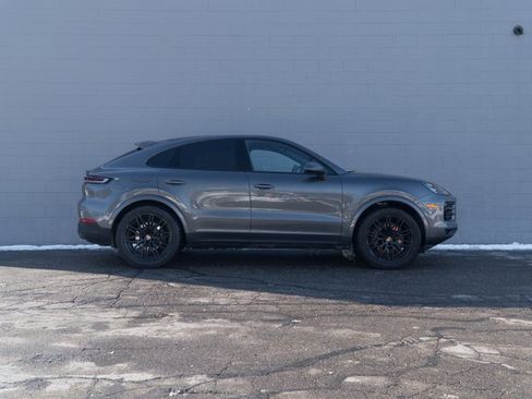 Certified 2025 Porsche Cayenne image 8