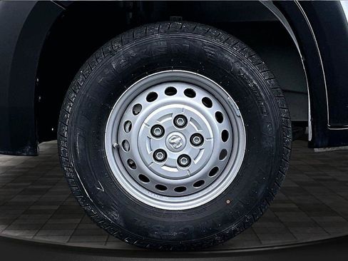 Used 2025 RAM ProMaster 2500 w/ Convenience Group FWD image 9