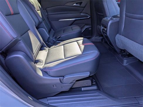 Certified 2024 Chevrolet Traverse RS image 38