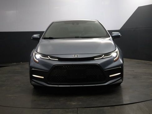 Used 2022 Toyota Corolla SE w/ SE Premium Package image 2