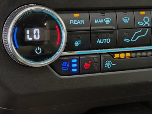Used 2019 Ford Expedition Limited w/ Equipment Group 302A AWD/4WD image 26