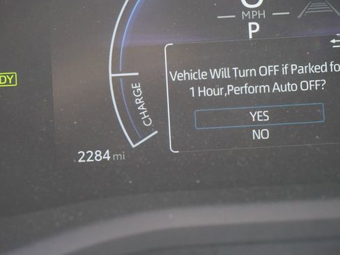 Used 2025 Toyota Camry LE image 4