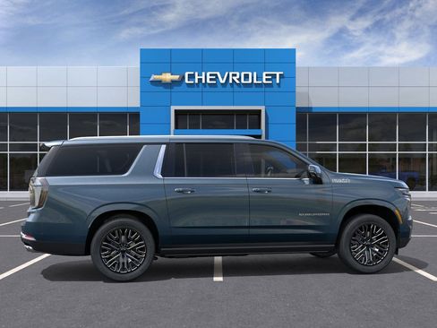 New 2026 Chevrolet Suburban High Country image 5