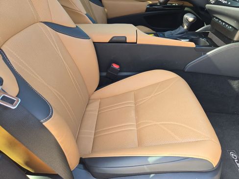 Used 2024 Lexus ES 350 w/ Technology Package FWD image 19