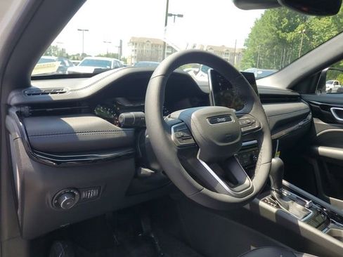 New 2025 Jeep Compass Limited w/ Sun & Sound Group image 20