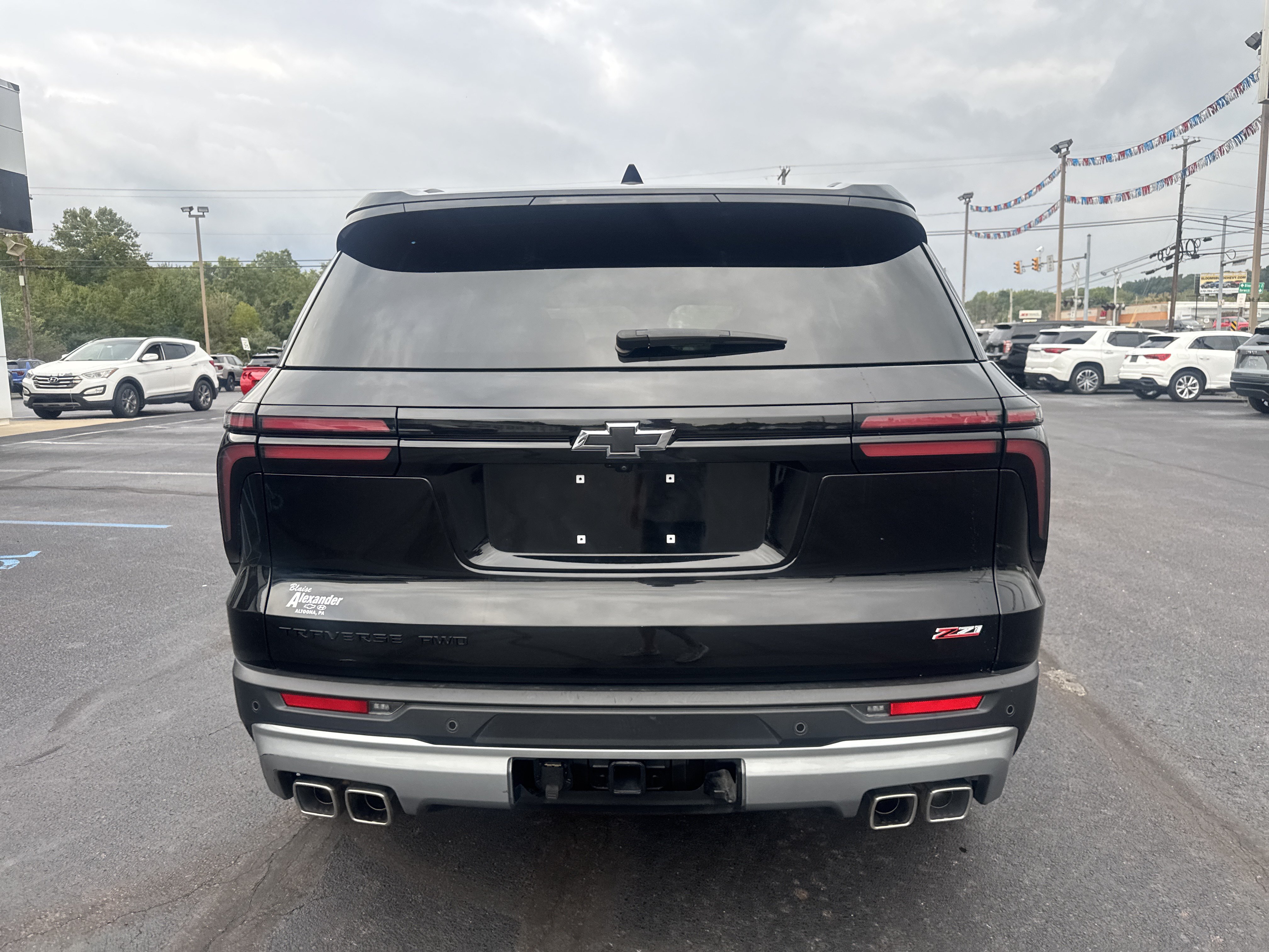 Used 2025 Chevrolet Traverse Z71 AWD/4WD image 4