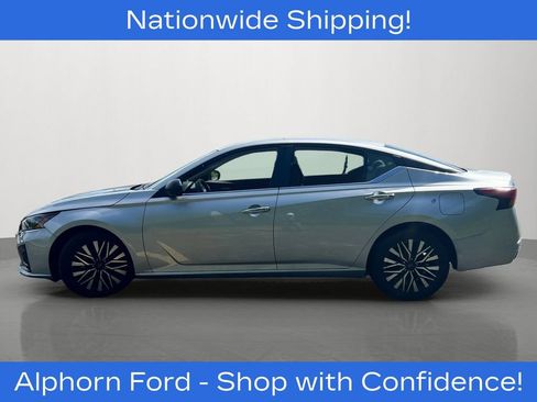 Used 2024 Nissan Altima 2.5 SV FWD image 5