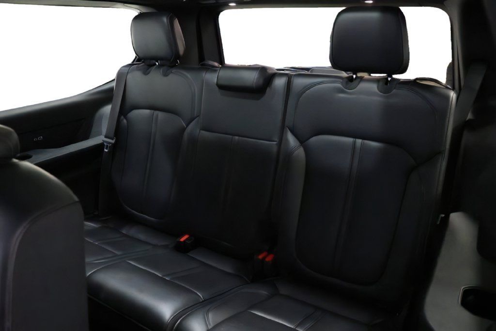 Used 2025 Jeep Wagoneer 4WD w/ Premium Group I image 35