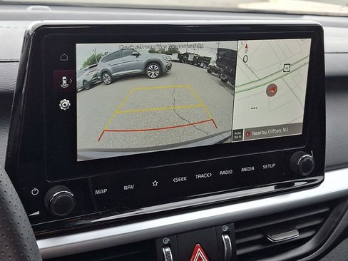 Certified 2024 Kia Forte GT-Line FWD image 18