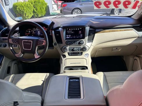 Used 2016 GMC Yukon XL Denali w/ Open Road Package AWD/4WD image 8