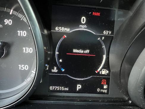 Used 2017 Land Rover Discovery HSE image 36