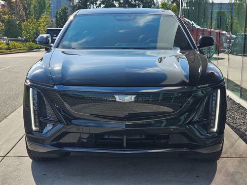 New 2027 Cadillac Lyriq Signature Sport w/ Nappa Leather Package AWD/4WD image 8