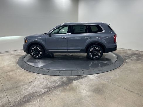 New 2025 Kia Telluride S image 8