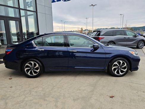 Used 2017 Honda Accord EX-L image 4