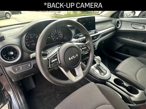 Used 2023 Kia Forte LXS w/ LXS Technology Package image 3