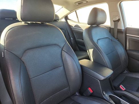 Used 2017 Hyundai Elantra Limited w/ Limited Tech Package 04 image 31