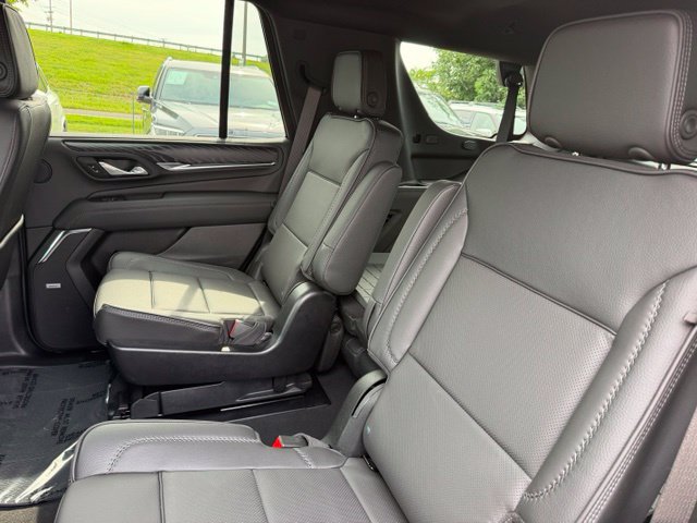 Used 2024 GMC Yukon Denali AWD/4WD image 16