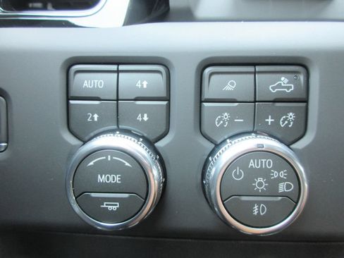 New 2026 GMC Sierra 2500 AT4 w/ AT4 Premium Plus Package AWD/4WD image 18
