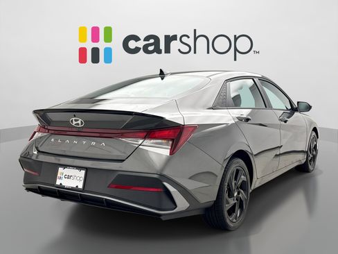 Used 2026 Hyundai Elantra Sport FWD image 5