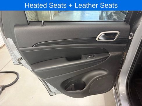 Used 2020 Jeep Grand Cherokee Altitude AWD/4WD image 15