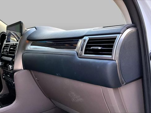 Used 2022 Lexus GX 460 Luxury w/ Sport Design Package AWD/4WD image 19