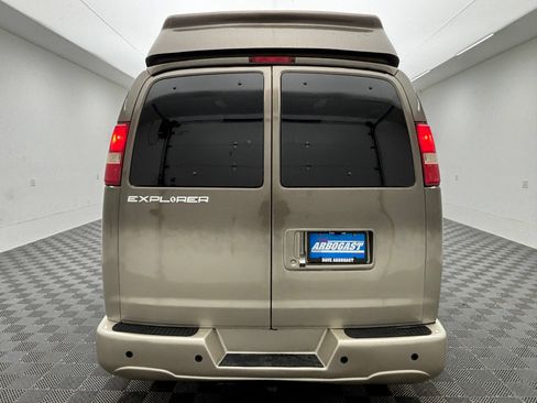 Used 2017 Chevrolet Express 2500 Extended RWD image 3