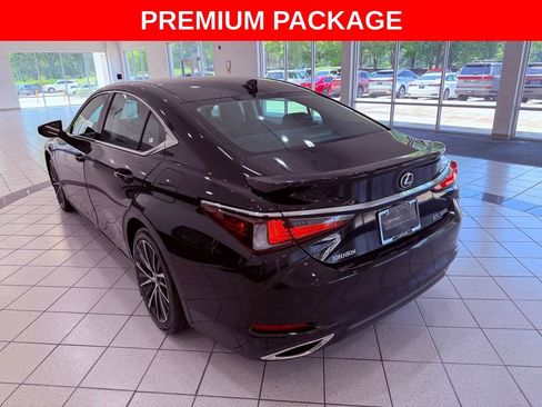 Certified 2024 Lexus ES 350 w/ Premium Package FWD image 5