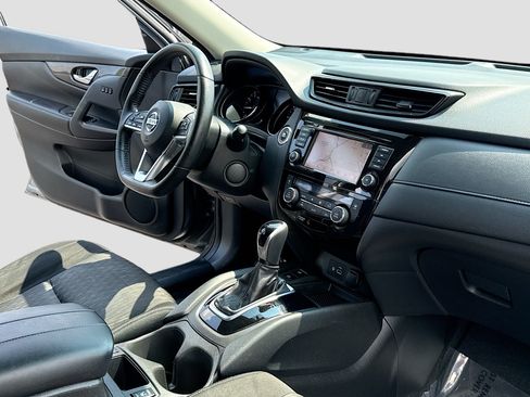 Used 2019 Nissan Rogue SV w/ Premium Package AWD/4WD image 5