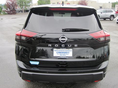Used 2025 Nissan Rogue SV AWD/4WD image 5
