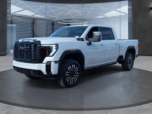 Used 2025 GMC Sierra 2500 Denali Ultimate image 2
