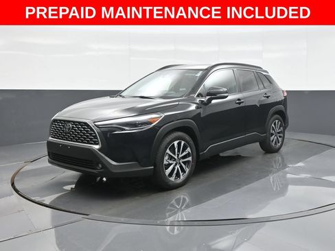 Certified 2025 Toyota Corolla Cross XLE FWD image 3