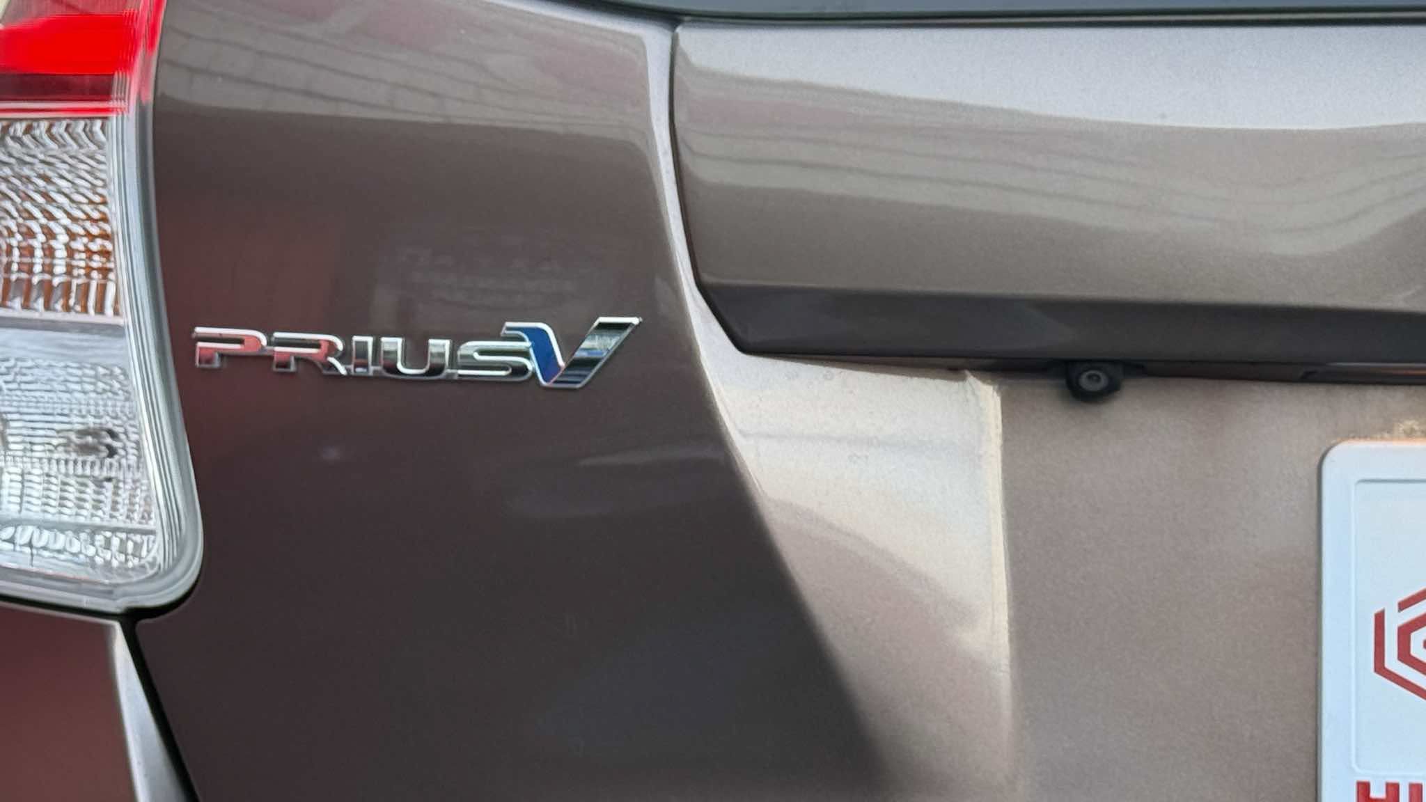 Used 2017 Toyota Prius V Four FWD image 35