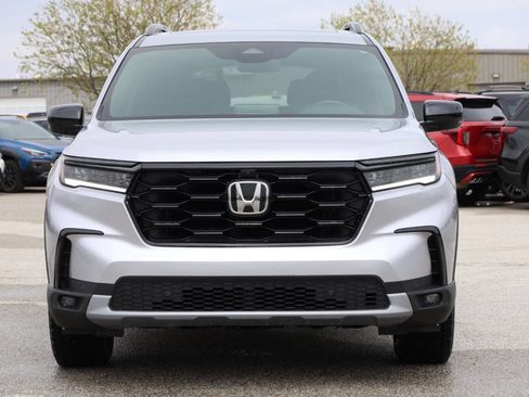 Used 2025 Honda Pilot TrailSport image 2
