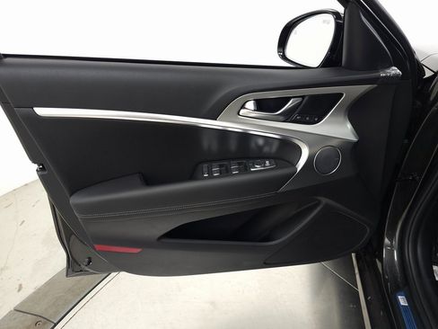 Used 2026 Genesis G70 2.5T Prestige image 10