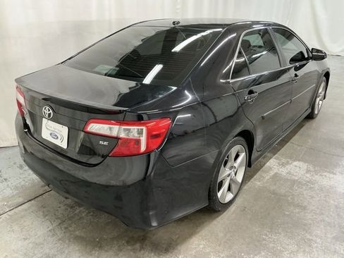 Used 2014 Toyota Camry SE image 3