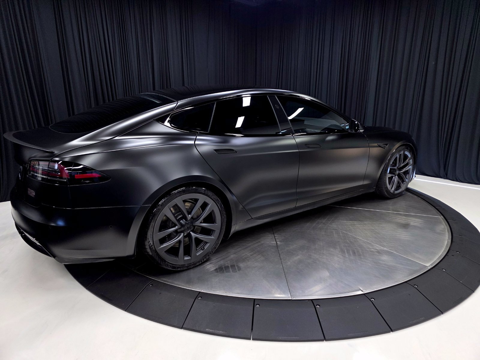 Used 2022 Tesla Model S Plaid AWD/4WD image 13