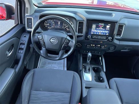 Used 2022 Nissan Frontier SV image 16