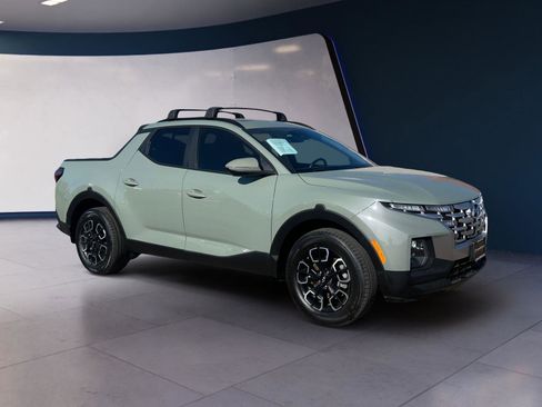 Used 2022 Hyundai Santa Cruz SEL Premium image 7