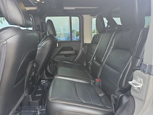 Used 2022 Jeep Wrangler Unlimited Sahara w/ Cold Weather Group AWD/4WD image 42