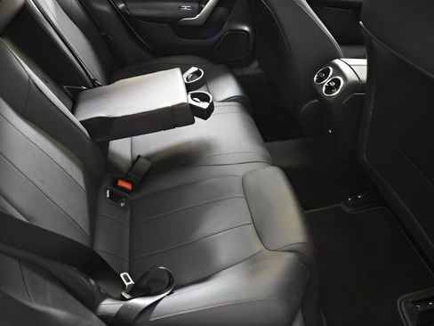 Used 2025 Mercedes-Benz CLA 250 image 39