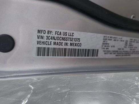 Used 2025 Jeep Compass Limited image 31