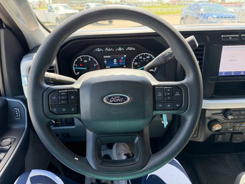 Used 2024 Ford F550 4x4 Crew Cab Super Duty w/ XLT Value Package image 20